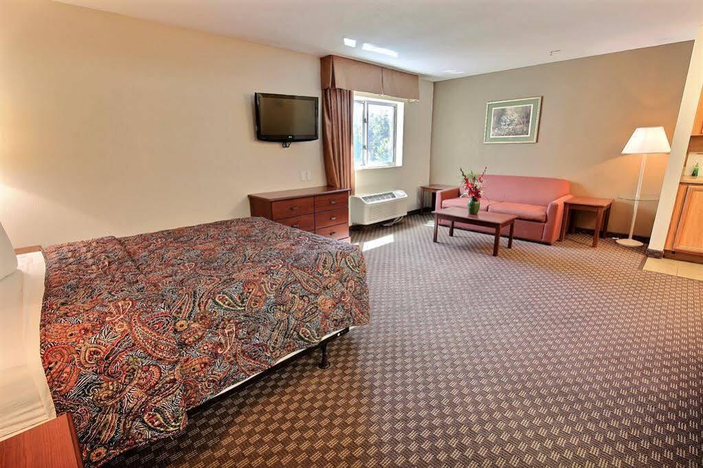 Intown Suites Extended Stay Newport News Va - I-64 Kültér fotó